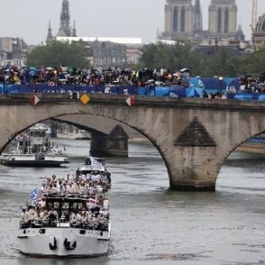 〈パリ五輪〉やはりセーヌ川の水は汚かった…水質悪化で「トライアスロン」競技変更なら大混乱必至、“選手ファースト”の精神はどこへ？
