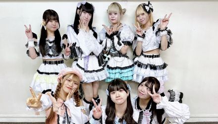 アイドルがツーショット誤爆、「彼氏と一定の距離を置く」罰に従わないとダメ？