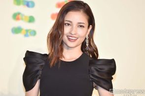 黒木メイサ、ショートパンツから美脚スラリ 私服ショットに「無敵の美しさ」「スタイル良すぎ」と反響