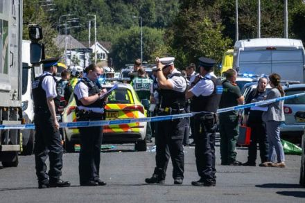 英国で刺傷事件、8人搬送で子どもも被害か　男の身柄を拘束