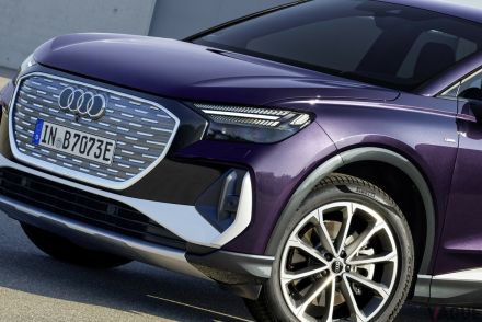 アウディの新SUV「Q4 35eトロン」欧州登場！全長4.6mのコンパクトSUVに追加されたエントリーモデルの中身とは