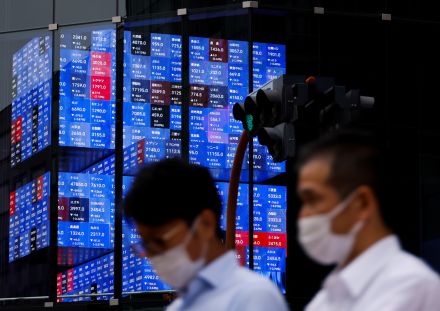 日経平均は反落で寄り付く、指数寄与度大きい銘柄が安い