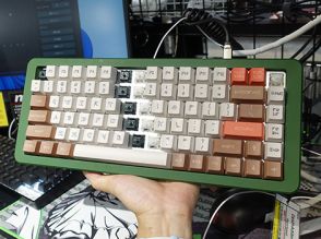 ラピットトリガー対応のゲーミングキーボード「OASIS 75」が発売、キースイッチや色違いで計10製品