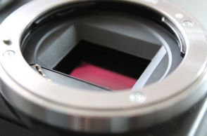 サムスン、iPhoneのカメラセンサー供給に参入か　ソニー独占の牙城崩れる可能性をアナリスト指摘