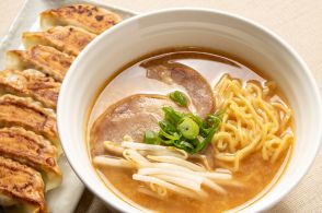 【50代男性が選ぶ】「ラーメン・餃子チェーン」人気ランキング！　2位は「餃子の王将」、1位は？