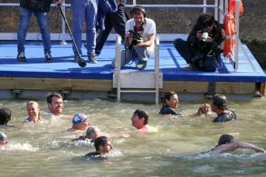 セーヌ川の水質悪化、トライアスロン男子を延期　パリ五輪