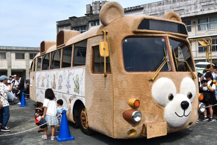 「ダッフィーバス」が8月3日に愛媛県松山市にやってくる！　ディズニーの新ドローンショーと一緒に楽しもう