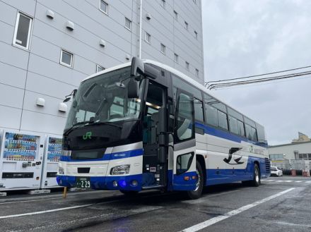 車内スゴいぞ！東京駅とバスタ新宿発着の高速バス路線に「新車」導入  ジェイアールバス関東