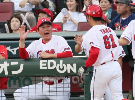 【広島】新井監督、14打席連続無安打の松山竜平は「明日からいいところの代打で」／一問一答