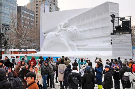 さっぽろ雪まつり開催法変更へ　雪不足や資金難で27年から　雪像の規模縮小も視野