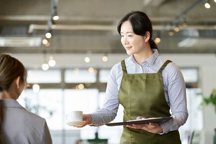 「106万円の壁」を超えても手取りが減らない方法があるってホント？10月からの「社会保険適用拡大」でパート主婦の手取りの変化を解説