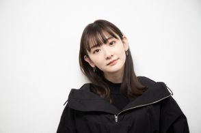 ＜生駒里奈＞「海のはじまり」俳優とジェットバスでツーショット　ご褒美女子旅にファンほっこり