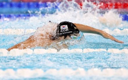 ＜パリ五輪＞競泳新記録ゼロ…ラ・デファンスプールの浅い水深のせいか