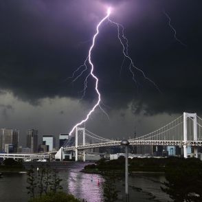 ゲリラ落雷から身を守る「5つの方法」…8月は1分間に平均20個の雷が発生する！