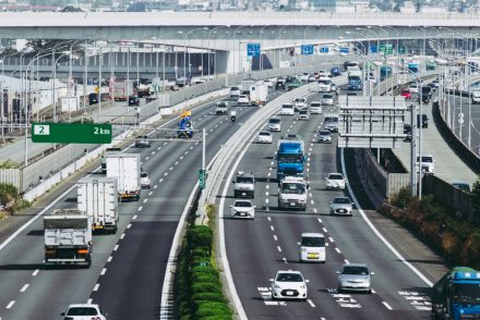 高速道路で「オービス」を光らせてしまいました。スピード違反でも「前科」がつくと聞いたことがありますが、公務員の私は“クビ”になる可能性もありますか？「青キップ」なら大丈夫でしょうか…？