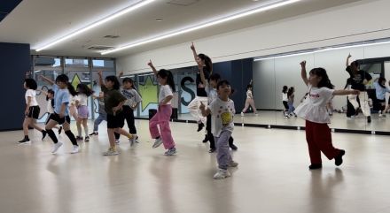 「Twiceモモに近づきたくて」 K-popダンスレッスンが小学生女子にブーム