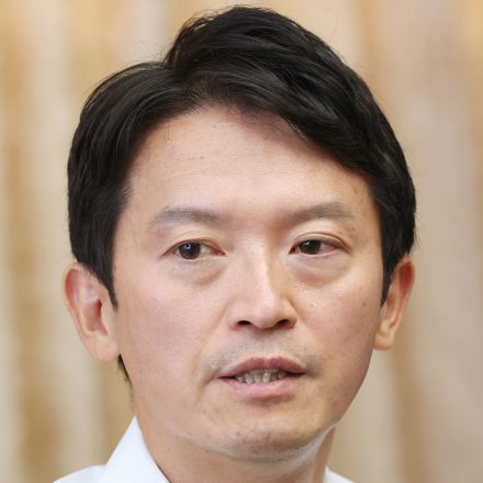 周囲も呆れる兵庫県斎藤知事の“辞職拒否”と“批判逃れ”…それでも「維新議員」はにっこりツーショット