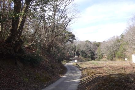 明石海峡を望む！　梅雨時でも歩きやすい藍那地区での歴史浪漫を訪ねる里山ハイキング