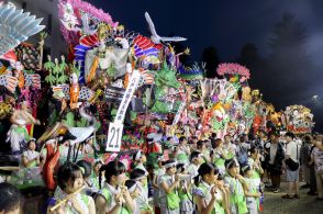 青森「八戸三社大祭」始まる　夏彩る豪華な山車ずらり