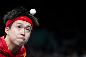 中国の卓球世界1位が敗退 前日にラケット折られる騒動 パリ五輪