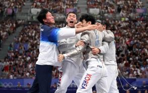 ＜パリ五輪＞フェンシング宗主国で金メダル…４人の韓国剣客「３連覇」