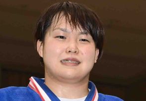 柔道女子　高山が秒殺で準々決勝進出　１分たたずに押さえ込み一本で相手を撃破