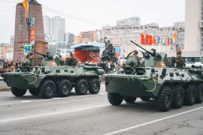 公道で「走る凶器」と化すロシア軍戦車、犠牲者は哀れな一般人たち