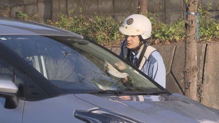 横断歩道渡っていた75歳女性が車にはねられ死亡　車を運転していたのは73歳女性　信号機のある県道交差点　右折時に衝突