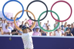 松山英樹が８アンダー、６３で単独首位発進　中島啓太は１アンダー２９位…パリ五輪