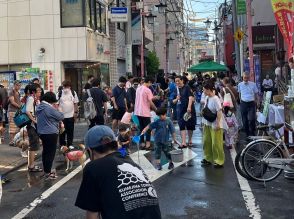 中野駅南口・桃園商店街で「打ち水の夕べ」　ラムネ進呈も