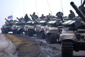 ロシア軍の「大規模攻撃」失敗か？ 上空から捉えた映像をウクライナが公開 次々と撃破される装甲車