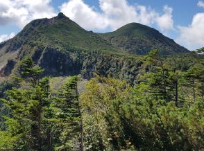 八ケ岳連峰・天狗岳で遭難　横浜市の43歳女性が体調不良で行動不能　下山中、頭痛に　救助隊員が背負って麓へ