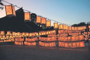 富山大空襲の犠牲者悼みあんどん　県護国神社みたままつり