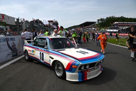 100周年を記念してBMW「3.0CSL」レース仕様も駆けつけた！「スパ24時間レース」決勝日の豪華な顔ぶれをお見せします【みどり独乙通信】