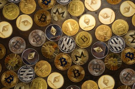 世界的な資産売りが続く中、ビットコイントレーダーは5万5000ドルまでの下落を恐れる