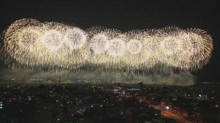 日本三大花火“長岡まつり大花火大会”打ち上げ始まる　有料観覧席約34万席はすでに完売　週末開催に多くの人で賑わう【新潟】