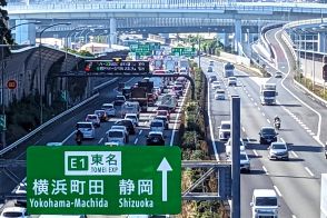 渋滞45km!? 東名高速「地獄のお盆休み渋滞」どの日が一番ヤバい？ 狙い目「スムーズ時間帯」が快適すぎる!? 「頭のいい」帰省＆Uターンラッシュの方法とは