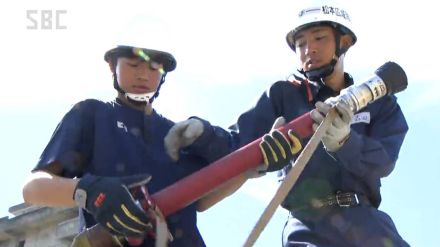 消防関係の仕事に就いてもらえたら　担い手の減少打開へ　高校生らが放水などを体験「1日消防士」に