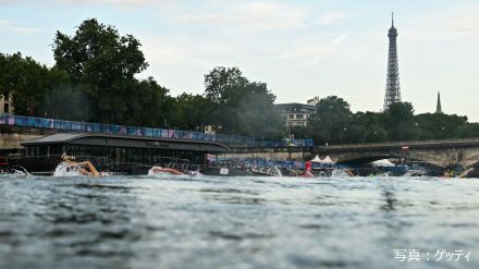 【パリ五輪】緑色のセーヌ川…トライアスロン開催決定は20時間前のサンプルで判断　選手の健康より“大会レガシー”優先か