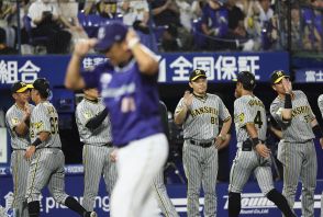 【阪神】岡田監督「ナイスデッドボールやん。全然合うてなかったからな」近本光司出塁に／一問一答