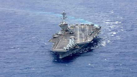 米、空母打撃群や戦闘飛行隊を中東派遣　イランの報復に警戒高まる中