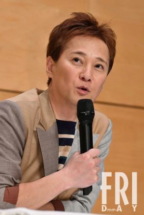 元SMAP中居正広が『音楽の日』で見せた“師弟愛”…後輩から貰った「高級腕時計」をつけ出演した訳