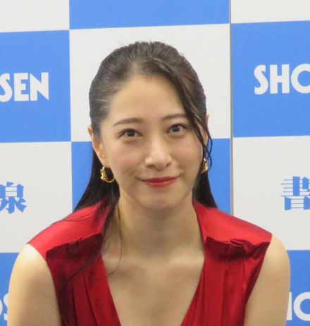 “リアル峰不二子”染谷有香ヘアヌード写真集第４弾会見であっけらかん「今日ノーパンでした！」