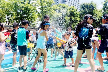 さいたま新都心で“水かけまつり＆ワールドフェスタ”大盛況　世界の屋台料理も楽しめる　夜は“DJタイム＆ランダムダンス”が初開催　あす4日まで開催、入場無料