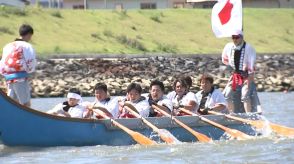 手漕ぎ船のレースで熱戦　石巻川開き祭り