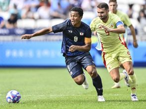 「見た瞬間にもらい泣きしてしまった」U23サッカー日本代表2選手のパリ五輪敗退後の「涙の姿」がファンの心を掴んで話題に……「切なかった」「胸に込み上げる」の声