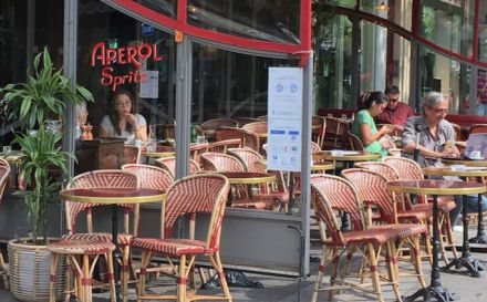 カフェオレとクロワッサンの朝食をとるのは旅行者!?｜フランス人がカフェオレを飲まなくなった理由とは