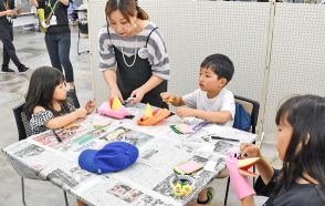 オリジナルパペット作ろう  わくわくワークショップ多彩に  いいだ人形劇フェスタ【長野県飯田市】