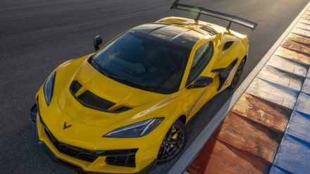 メガスーパーカー登場！1,000馬力超のV8を搭載した新型シボレー コルベットZR1が2025年にデビュー！