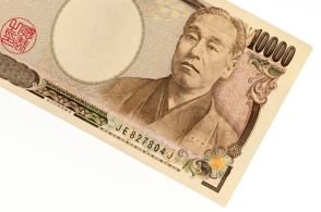 「福沢諭吉」の1万円札はタンス預金に不向き？旧札になった後も預金していい？